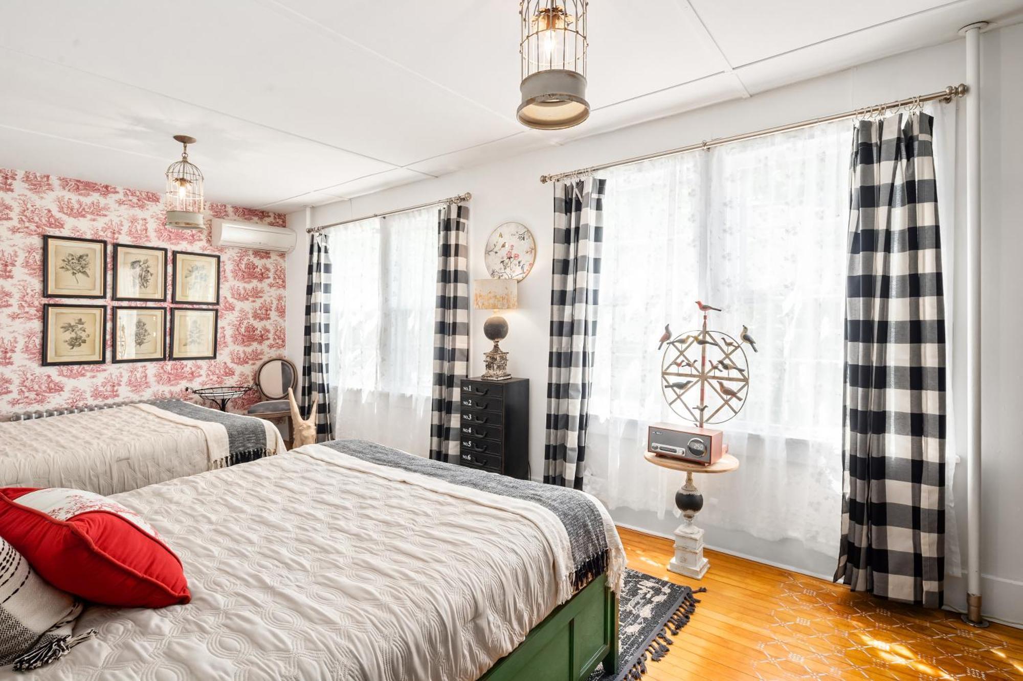 Hotel Twin Gables Of Woodstock Habitación foto